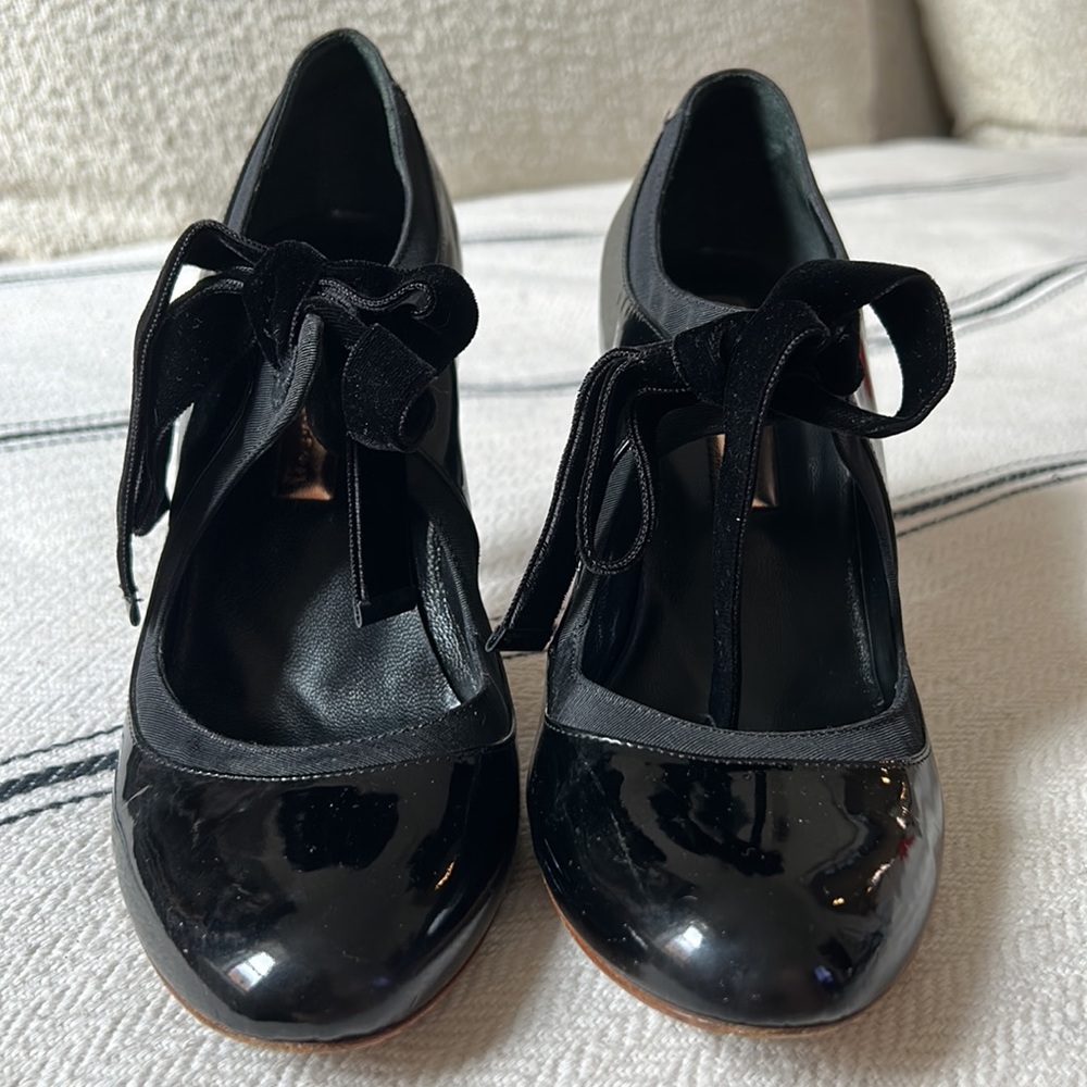 Rupert Sanderson Court patent leather heels with velvet bow ties